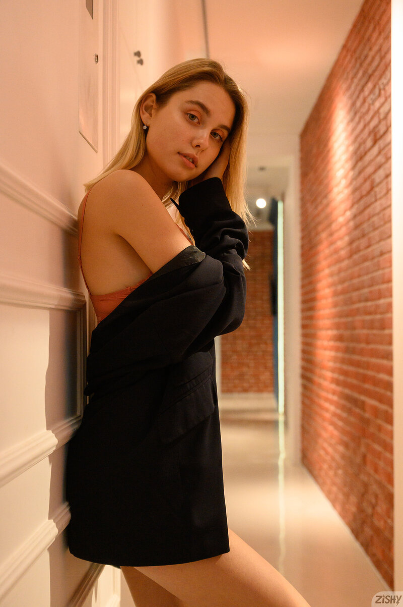 Надя, 21